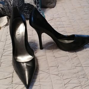 Black pointy toe heel