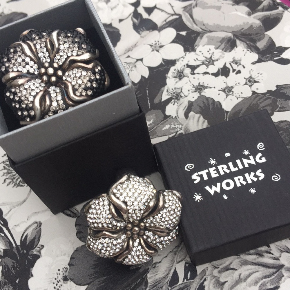 NEW 925 SS crystal pave statement bold flower ring - Picture 3 of 8