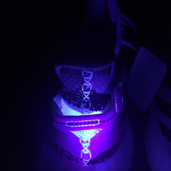 Authentic YEEZY 350 V2 ZEBRA