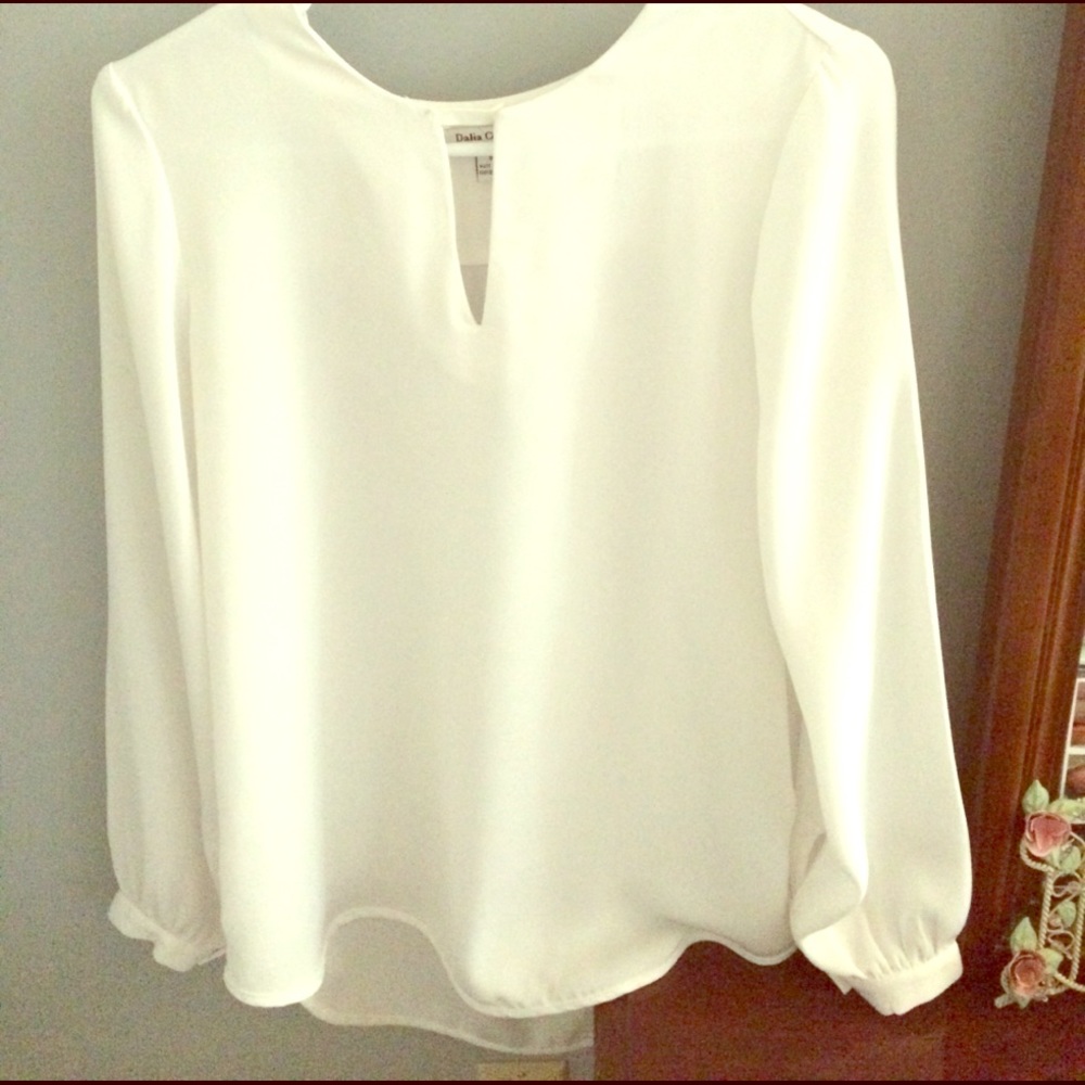 White flowy top NEW