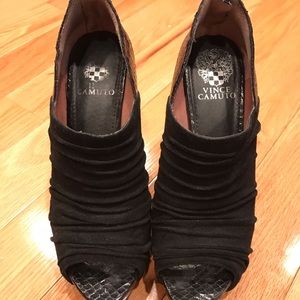 Vince Camuto Black peep toe heels 7.5