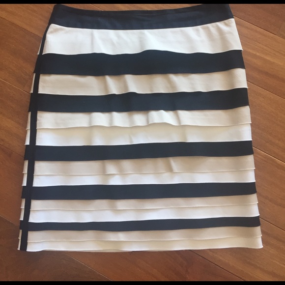 White House Black Market Dresses & Skirts - White House Black Market skirt