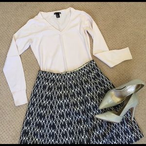 H&M Basic off-white v-neck sweater