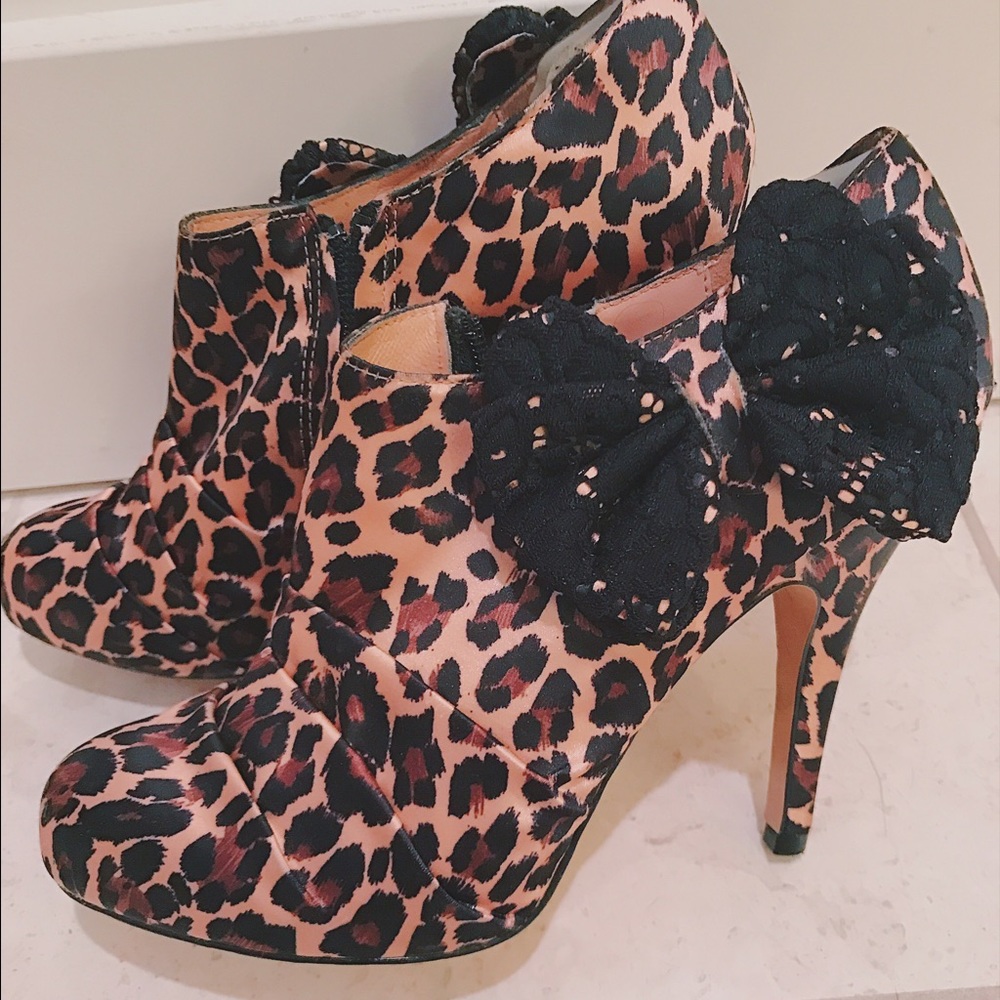 Discontinued BNIB Leopard Betsey Johnson Booties
