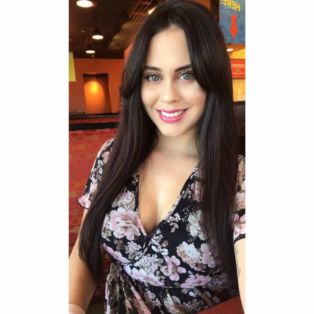 Meet your Posher, Lola