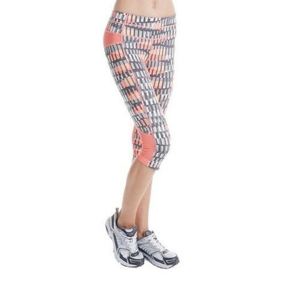 Steve Madden Pants - STEVE MADDEN ACTIVE | NWT geometric crops