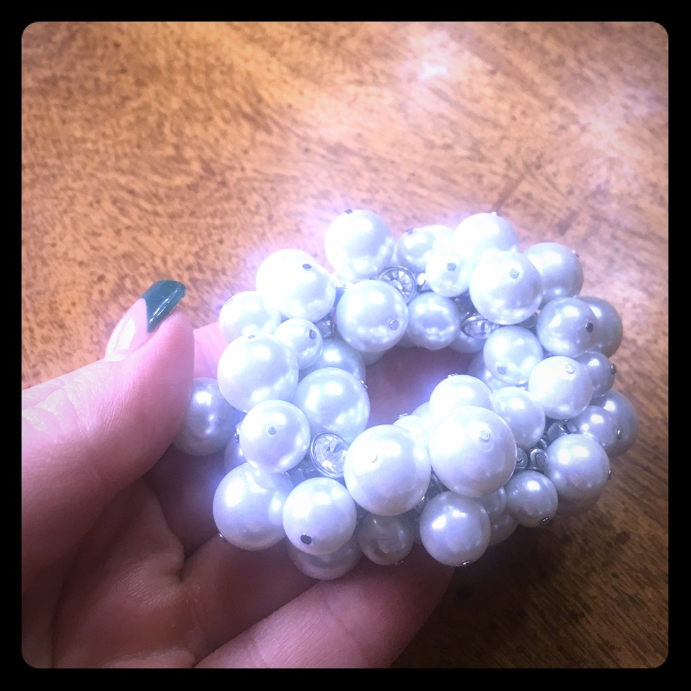 Cute pearl stretchy bracelet