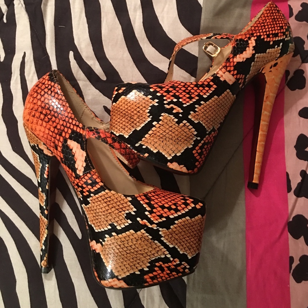 Red Kiss Virginia Platform Heels