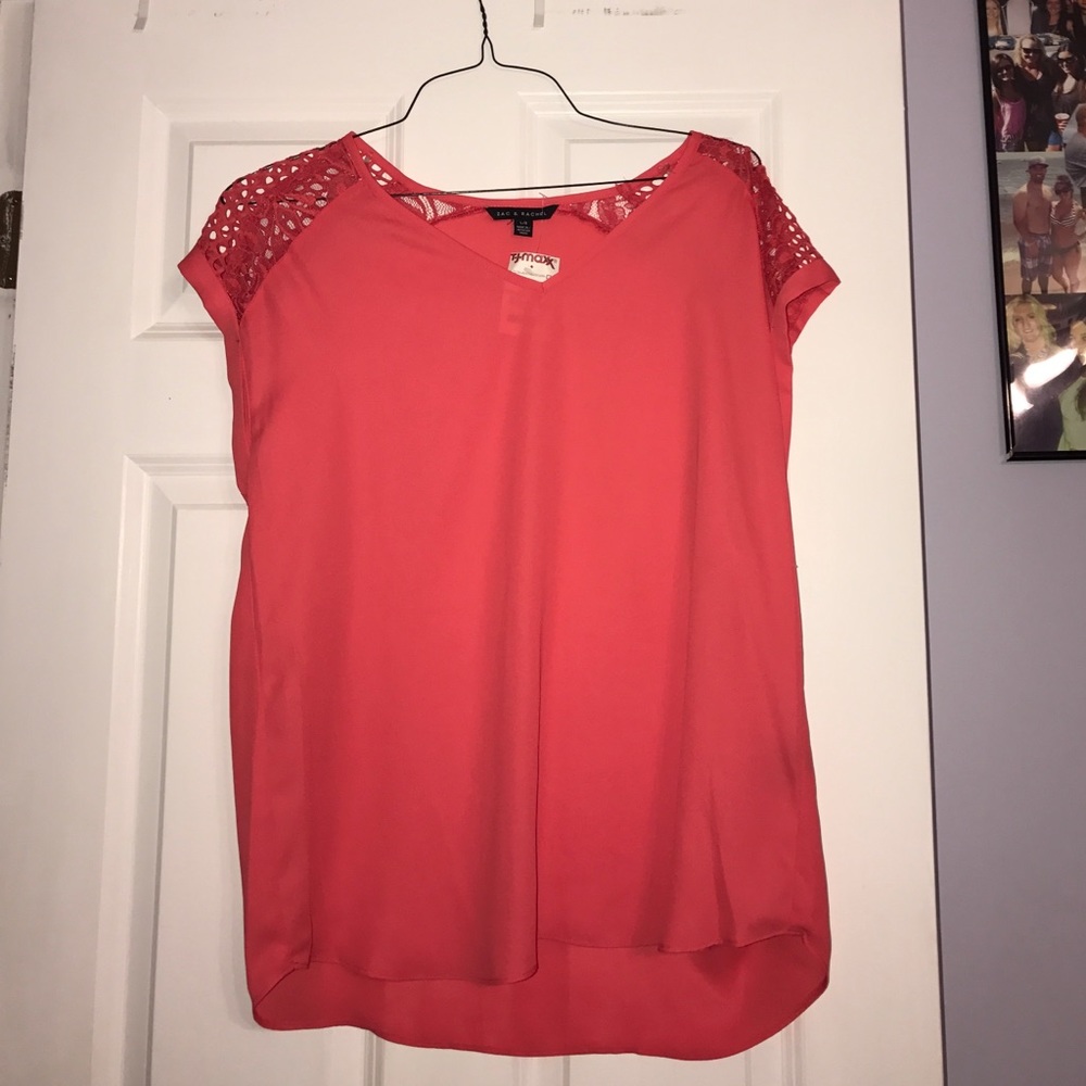 Coral flowy short sleeve shirt