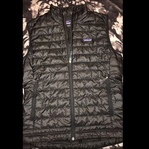Black puffer Patagonia vest