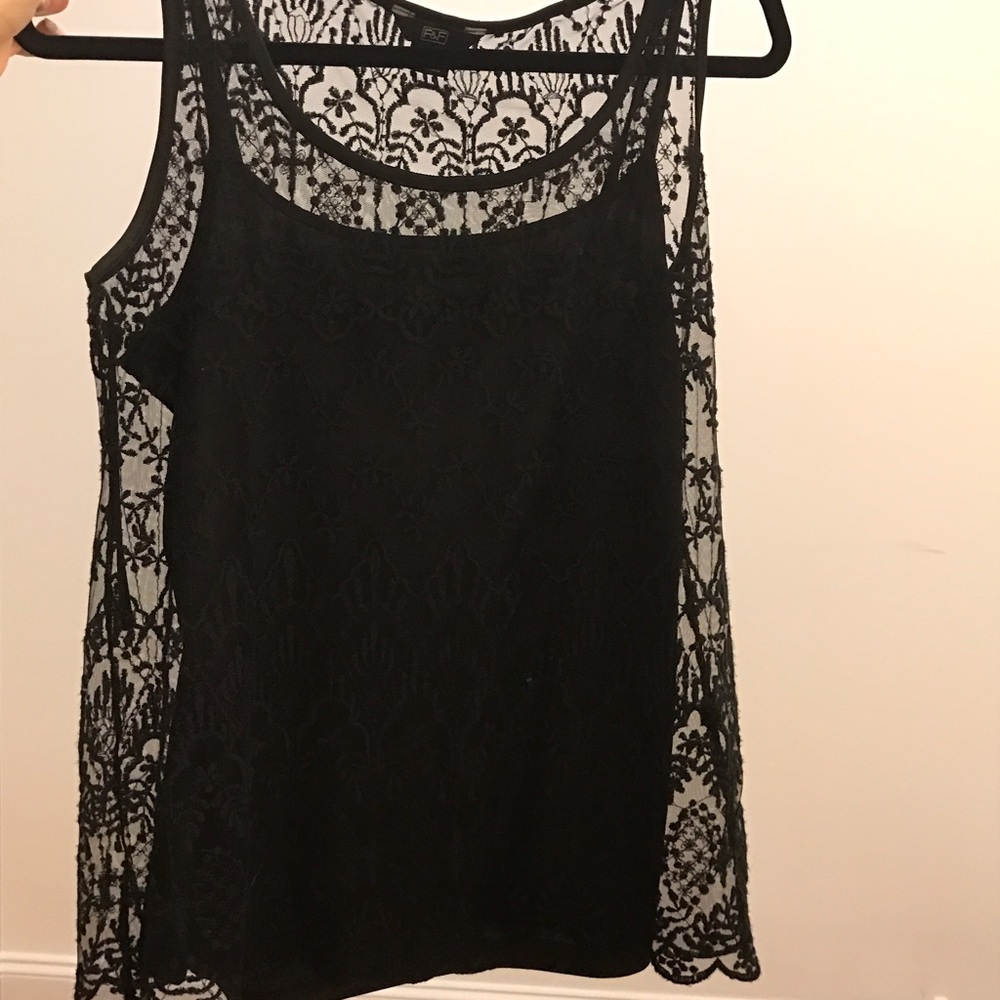 💥 Black lace top