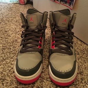 Women's size 7 flight Jordan's
