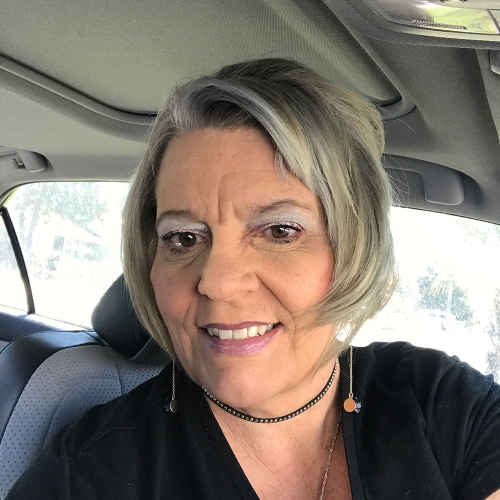 Meet your Posher, Kelly