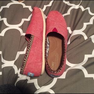 TOMS shoes