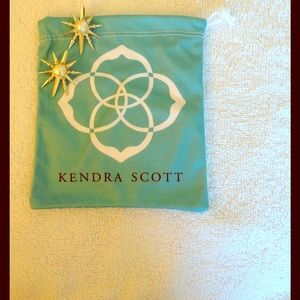 Kendra Scott Pearl / Gold Earrings