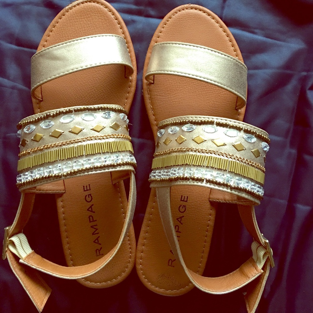 Gold detailed sandals!!