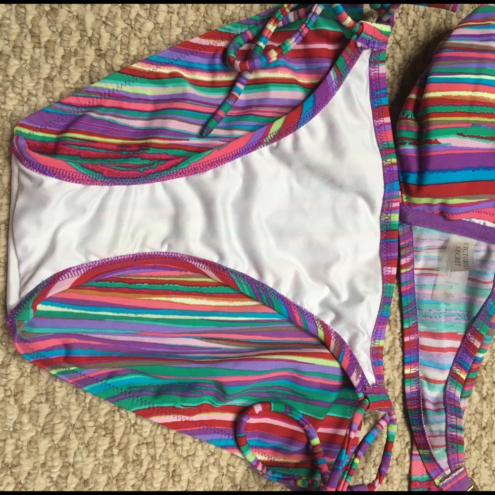 Bikini - Picture 3 of 5