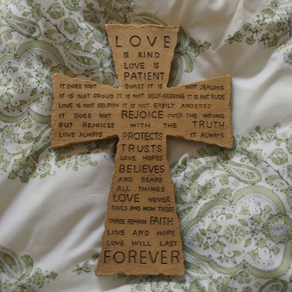 ❤ NWOT Love is Patient Cross