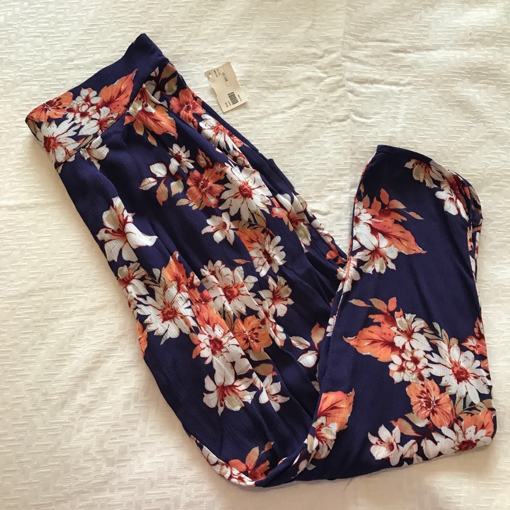 Floral pants NWT (not from Urban)