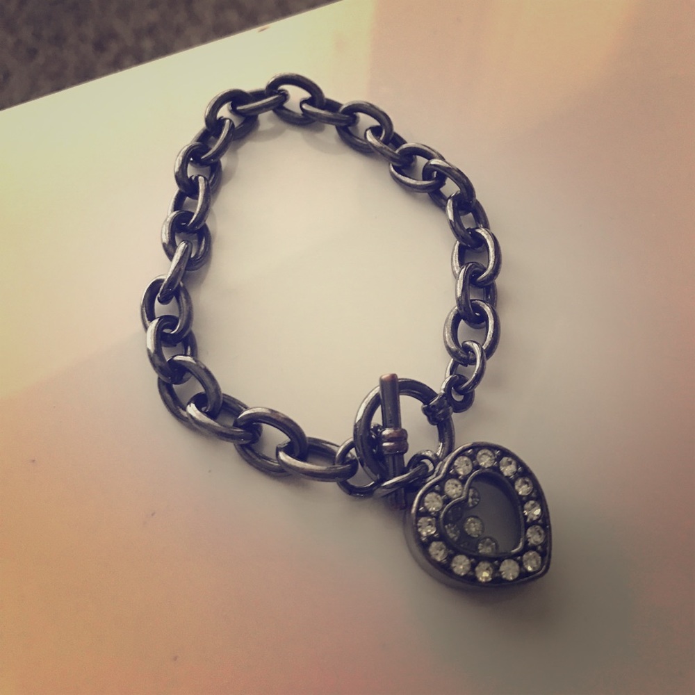 Chain bracelet with heart pendant