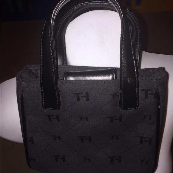 Tommy Hilfiger Handbags - PROM/GRADUATION TOMMY HILFIGER  MINI PURSE💕