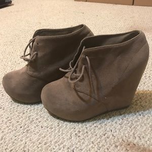 Tan-brown suede wedges