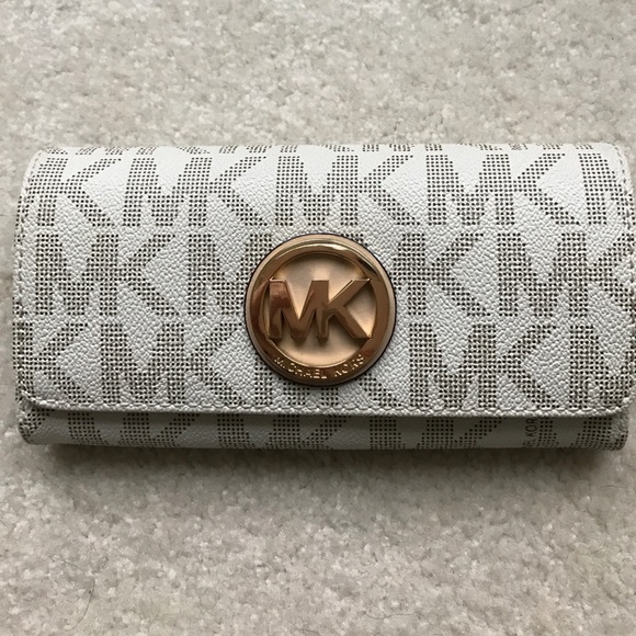 Michael Kors Wallet - Picture 1 of 5