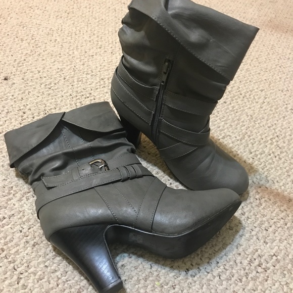 Grey boot - Picture 2 of 3