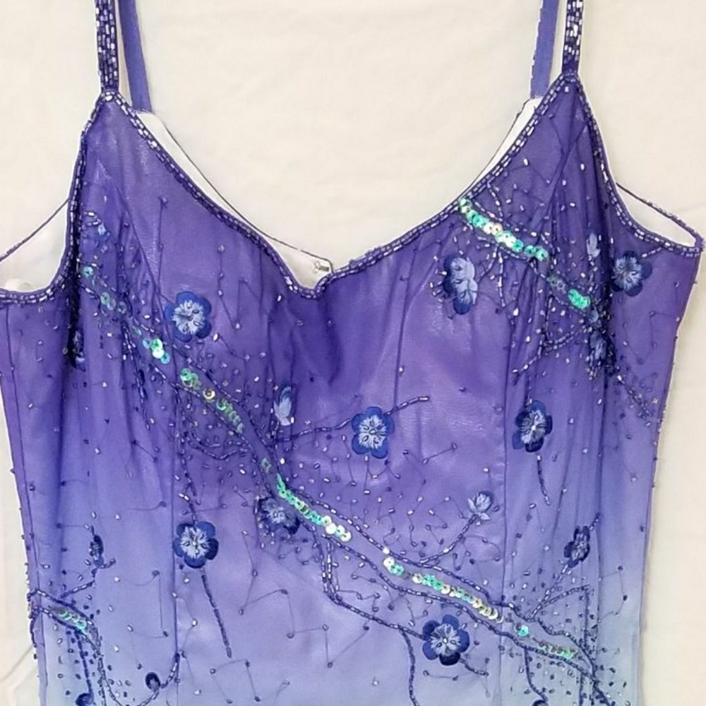 Dress - Picture 2 of 3