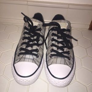 Plaid patterned low top converse