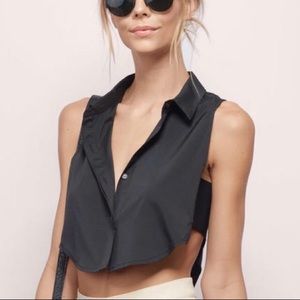 NWT black button crop tank w collar and open sides