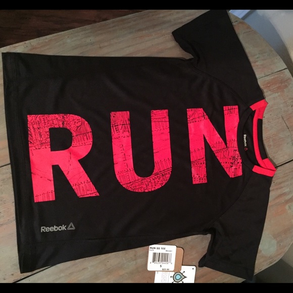 NWT Reebok RUN top. 5t - Picture 1 of 2