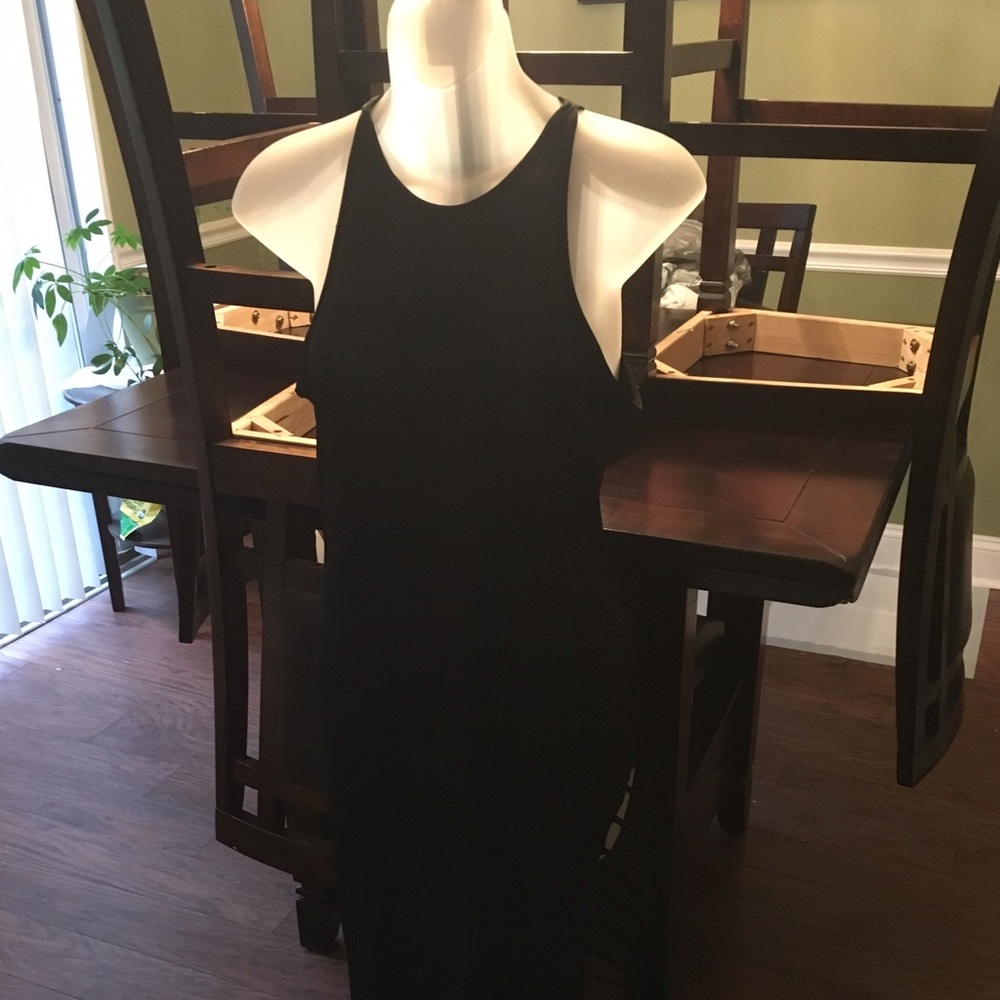 BLK sleek body-con dress w/cut-out  design/oneside