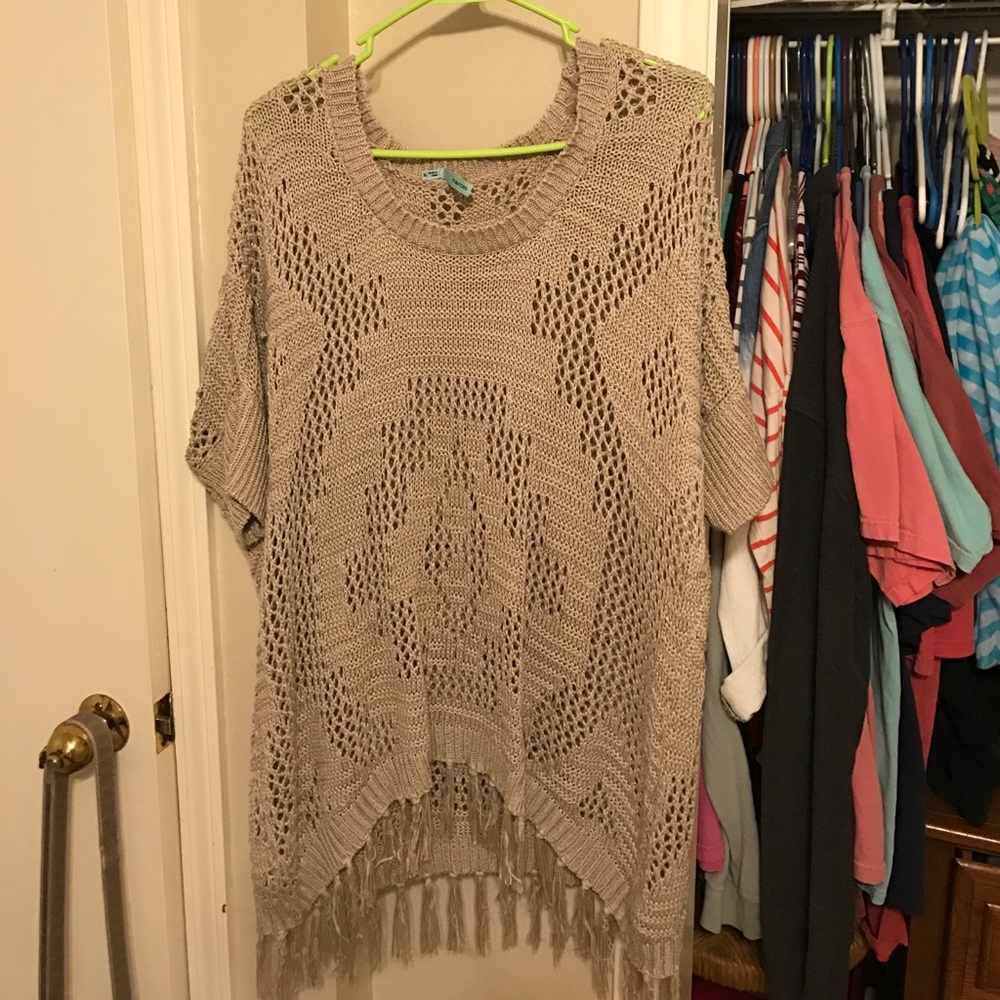 Crochet top very cute and loose fitting