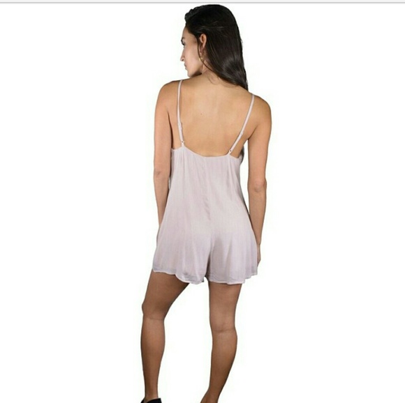 2 LEFT🌼Beautiful Blush Criss Cross Romper - Picture 2 of 4