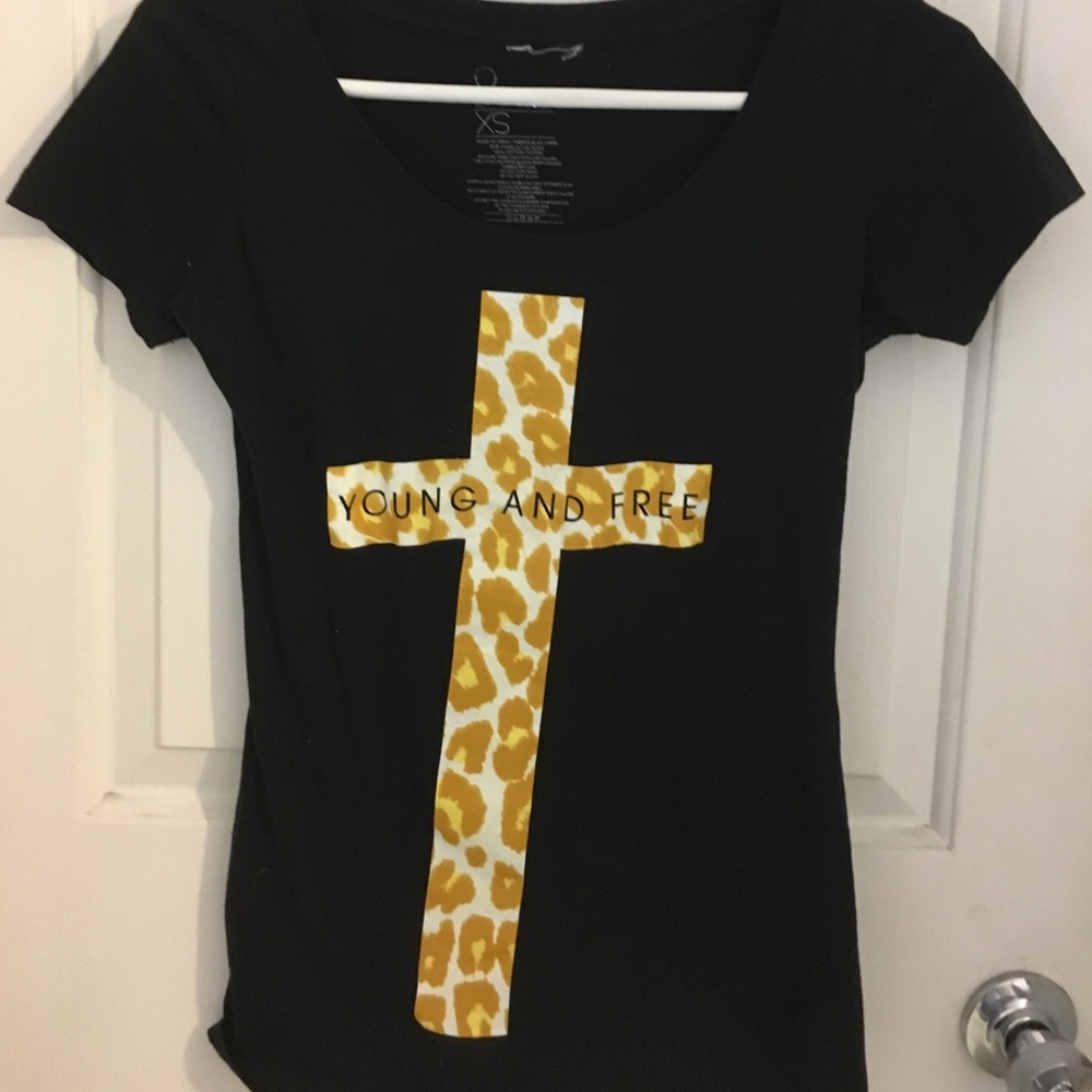 3 tshirts - Picture 3 of 3