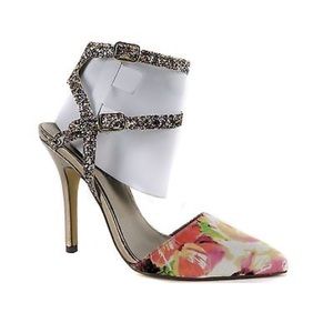 Steve Madden Porttt Flora Pumps