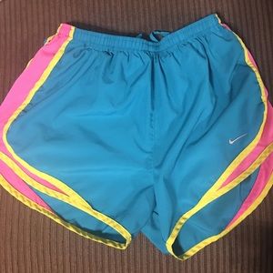 NIKE TEMPO SHORTS