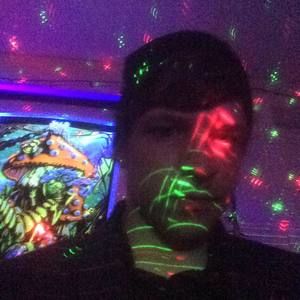 Meet your Posher, Logan