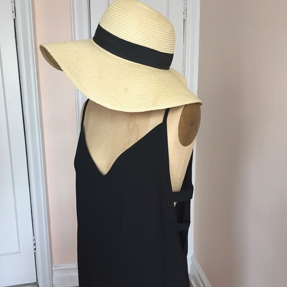 Cut Out Maxi Dress - Picture 6 of 6