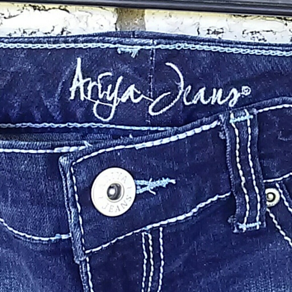 Shorts - Picture 2 of 5