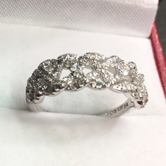 Jewelry - New Swarovski Crystal handset silver ring Band