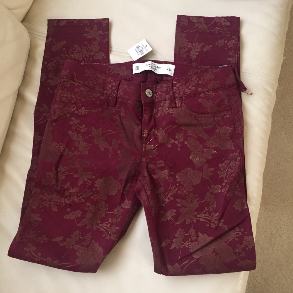 BRAND NEW A&F foil floral jeggings