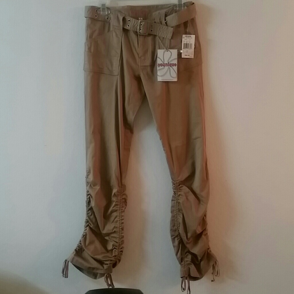 NWT Khaki juniors capri