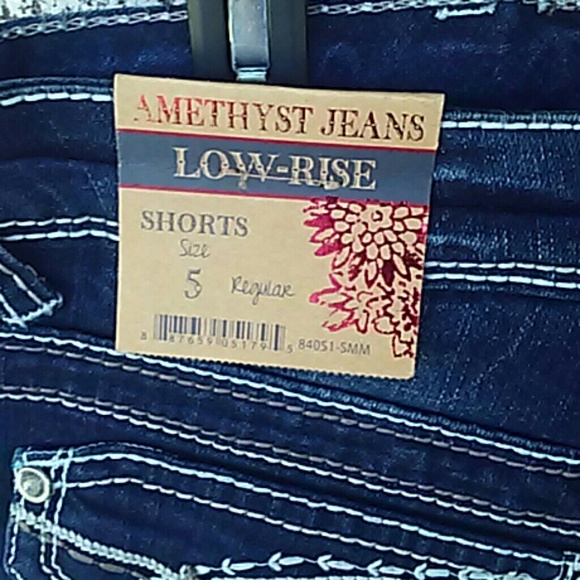 Shorts - Picture 4 of 4