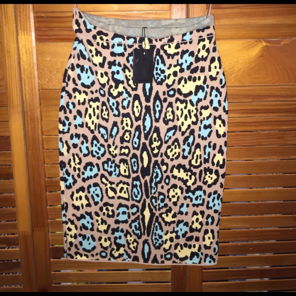 Bcbgmaxazria bandage skirt.