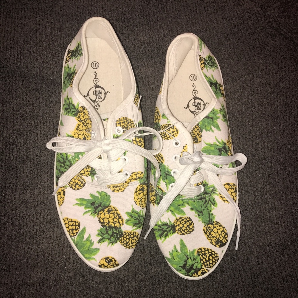 Pineapple Sneakers Size 10