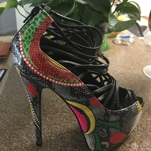 Multicolored heel