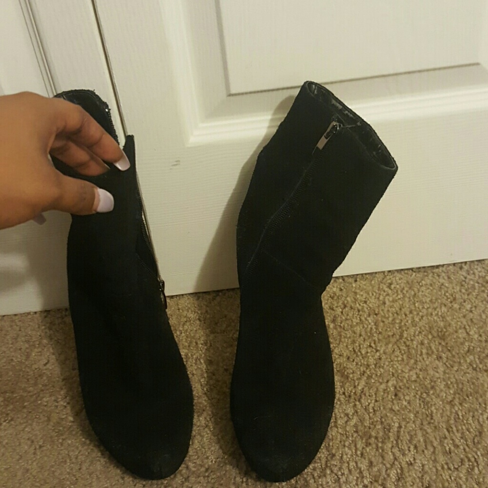 Paris hilton suede booties