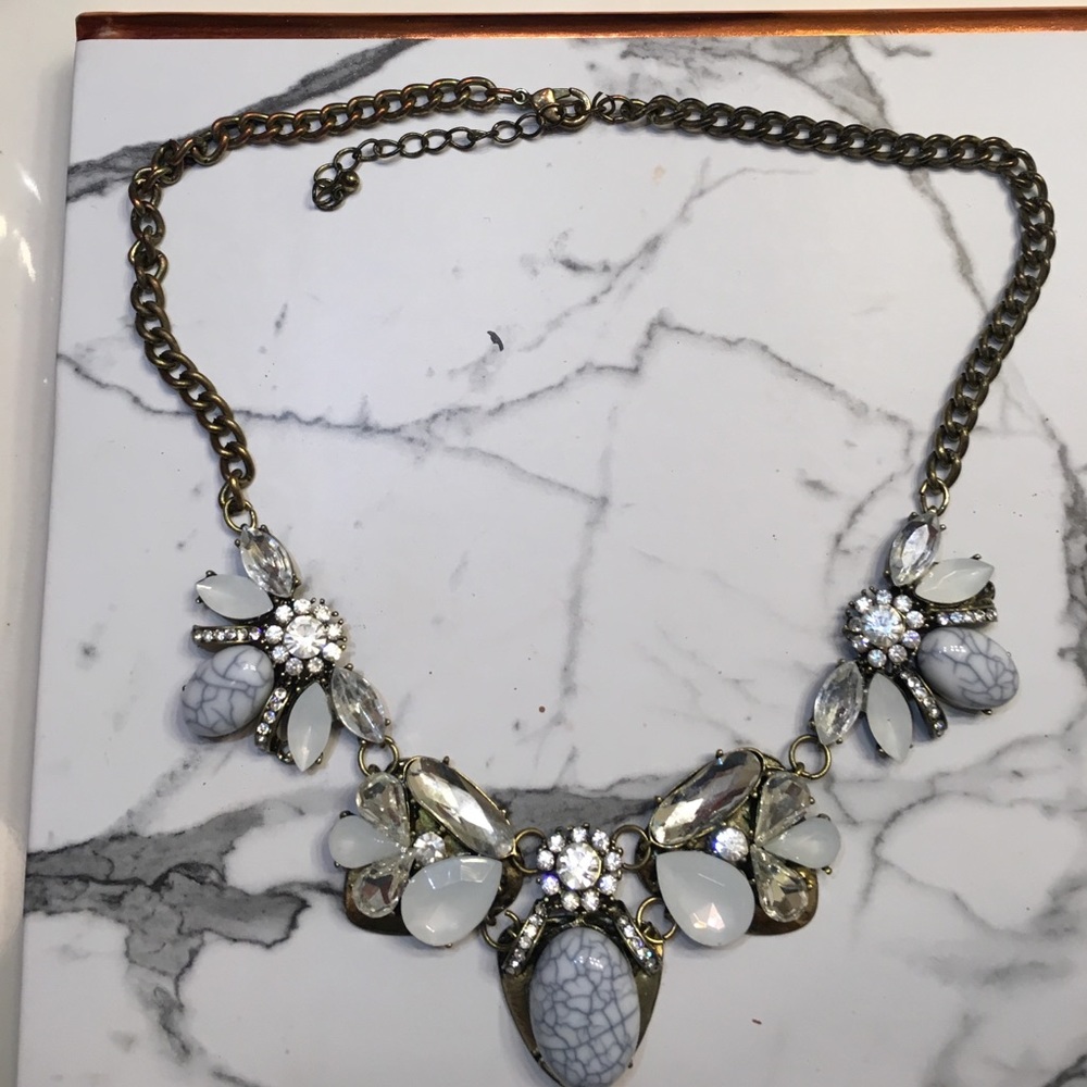 LIKE NEW NECKLACE!!